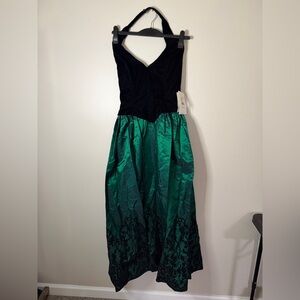 Jessica McClintock Womens Maxi Gown Dress Black Green Size 8 NWT Velvet Goth